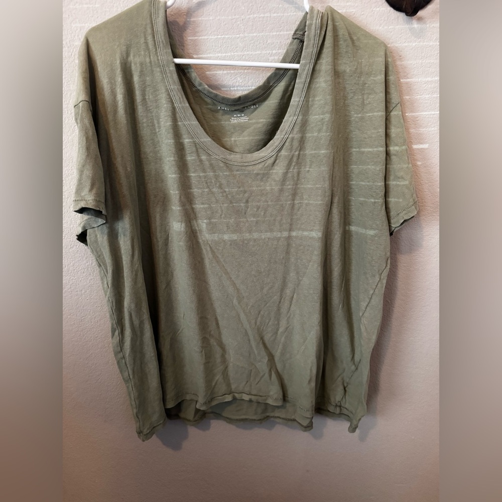 American Eagle Outfitters Olive Short Sleeve Tee